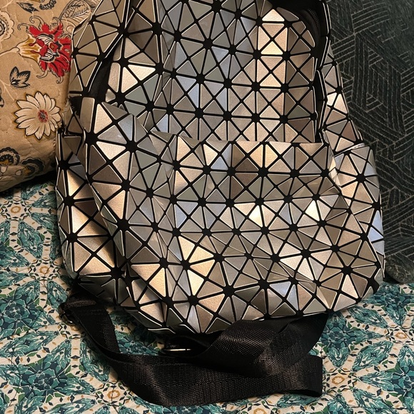 Geometric Design  Silver Backpack - Picture 2 of 6